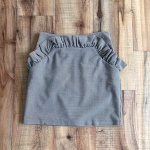 H&M Houndstooth Mini with ruffle pockets. Size 36